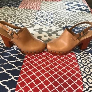 Lucky brand natural leather clogs